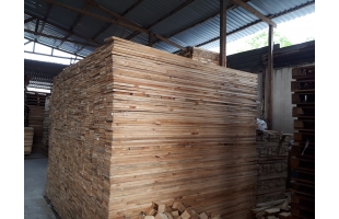 Gỗ thông  